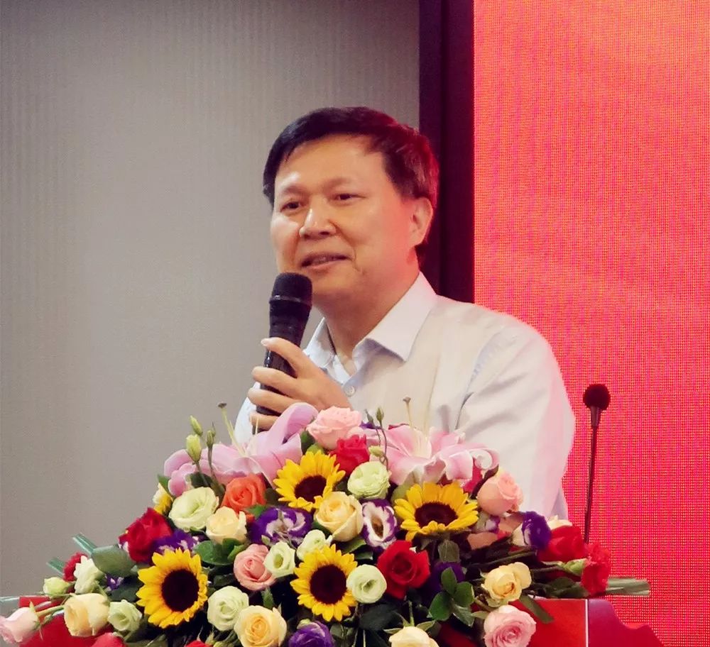 李希,朱宏,徐瑞华,刘奕志,曹杰,黄锦坤,刘世明,邹小明担任副主委