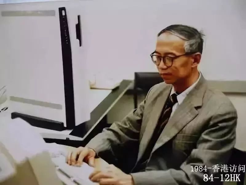 教育之窗师者如斯老师的责任与坚守是对学生最长情的告白