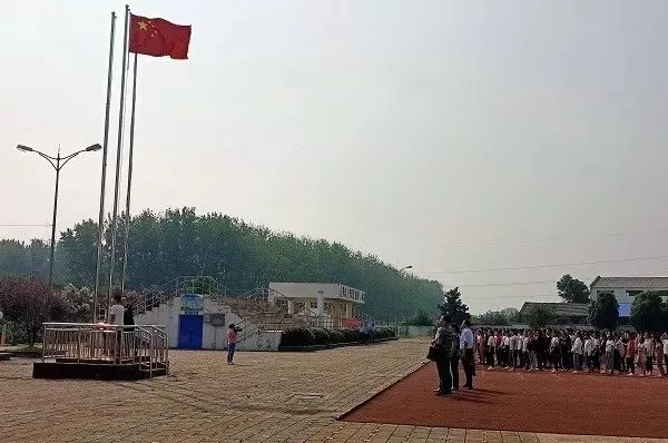 事业的深情和对广大教师的关怀,来到肥西官亭中学开展走访慰问活动