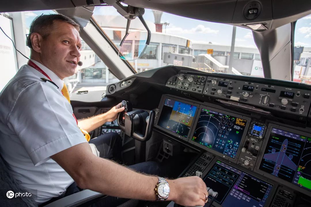 我和我的孩子都喜欢中国俄罗斯机长的中国情缘icphoto