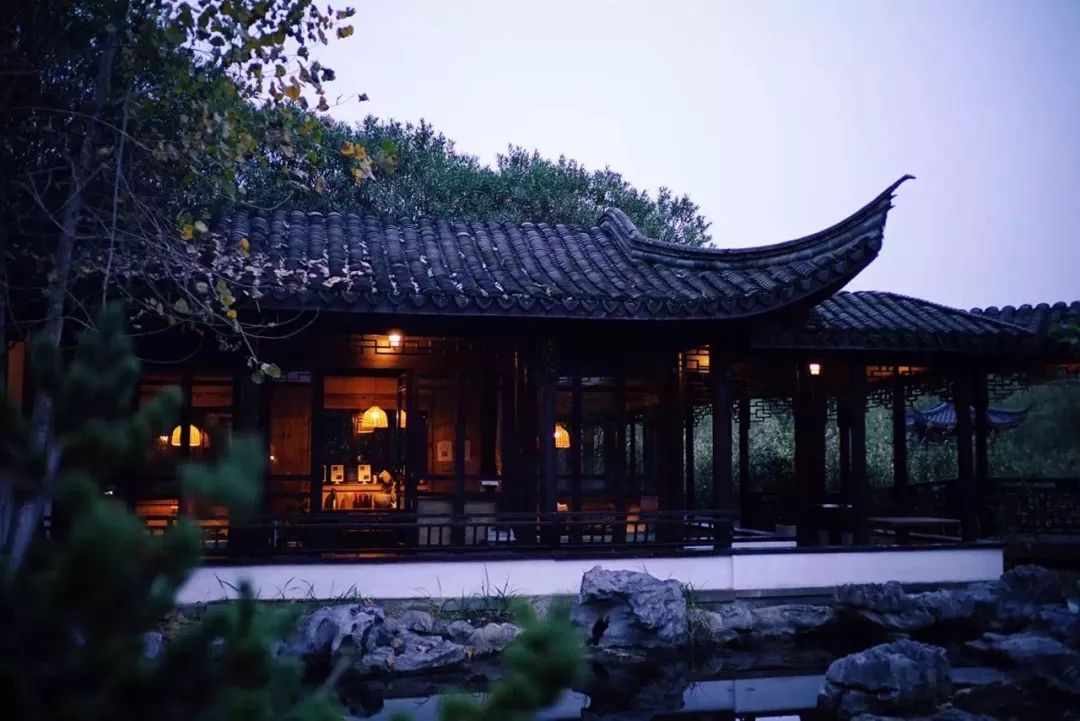 下沙这家如诗如画的餐厅开业七年还见证了无数大学生的爱情