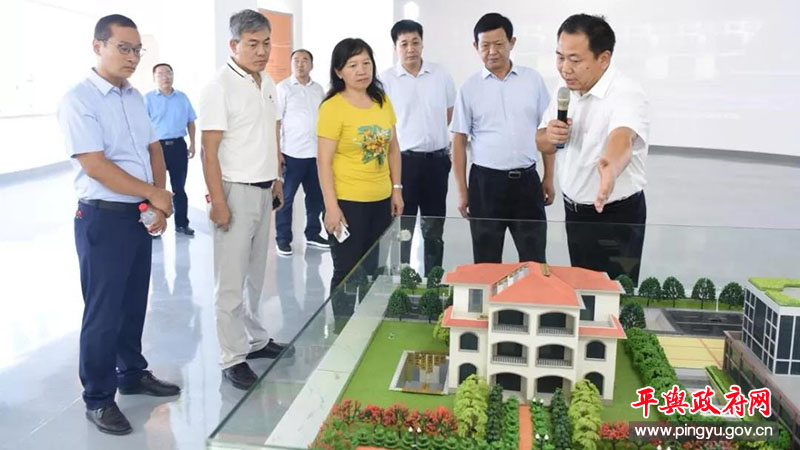 县人大常委会主任禹卫东,县委常委,副县长董红卫等陪同调研.