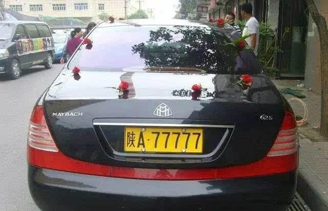 汽车车牌有几种颜色?老司机:看到黄牌,白牌,赶紧避让