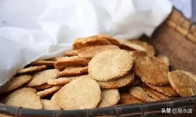 易县美食缸炉烧饼奈何八挂炉中烧纵到唇边更放香