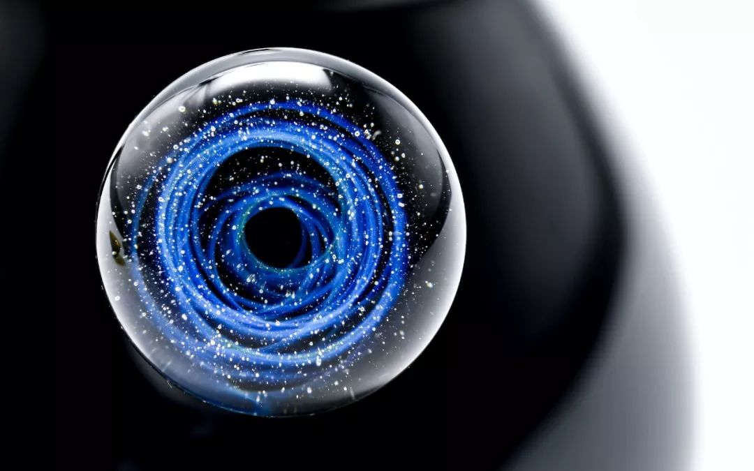 壶柄尾端的球体,同样为"星空之眼"设计.