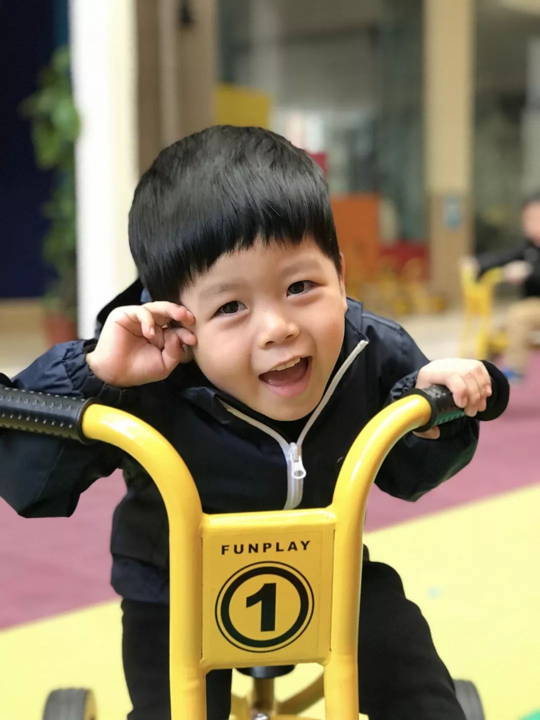 我参加了弘雅美陶培训班不要看我年纪小我的本领可大着呢我很喜欢