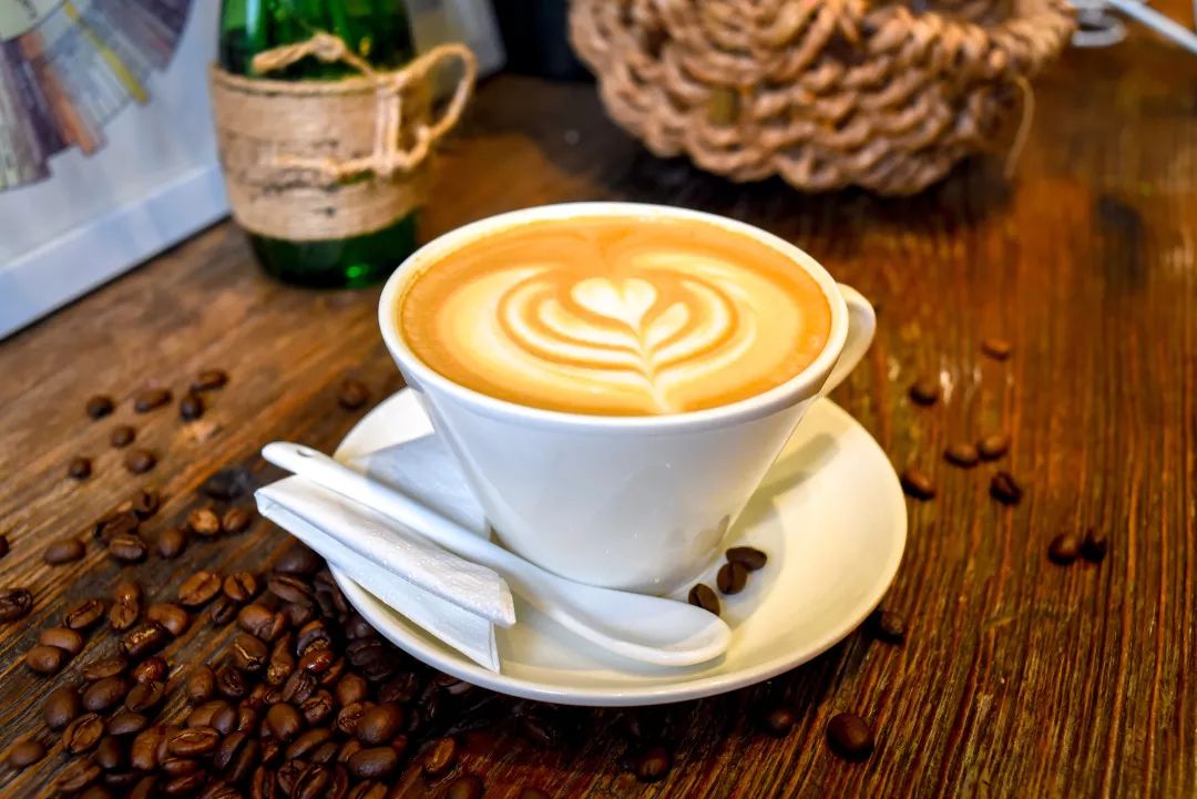 送水果酸奶冻特价折扣蓝杯子全面升级西餐下午茶满足你对浪漫的所有