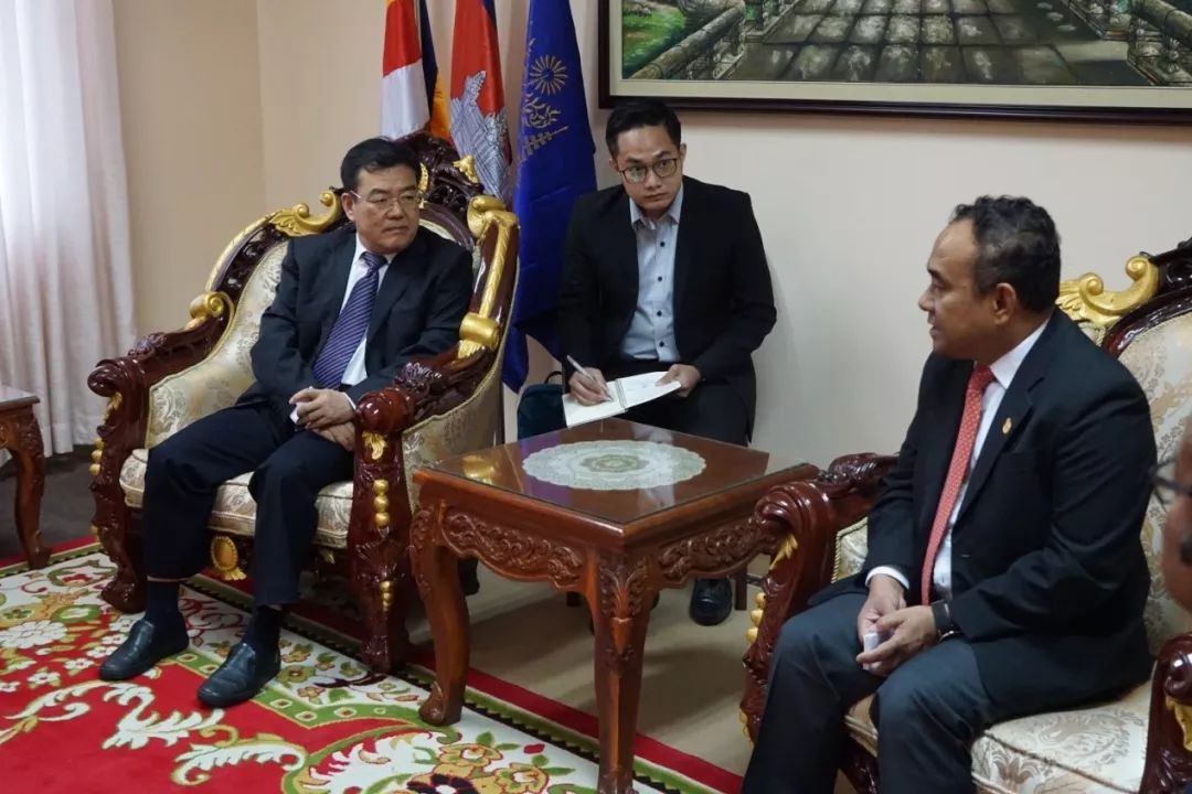 河南省商务代表团考察东南亚三国并在广西举办物流合作洽谈会