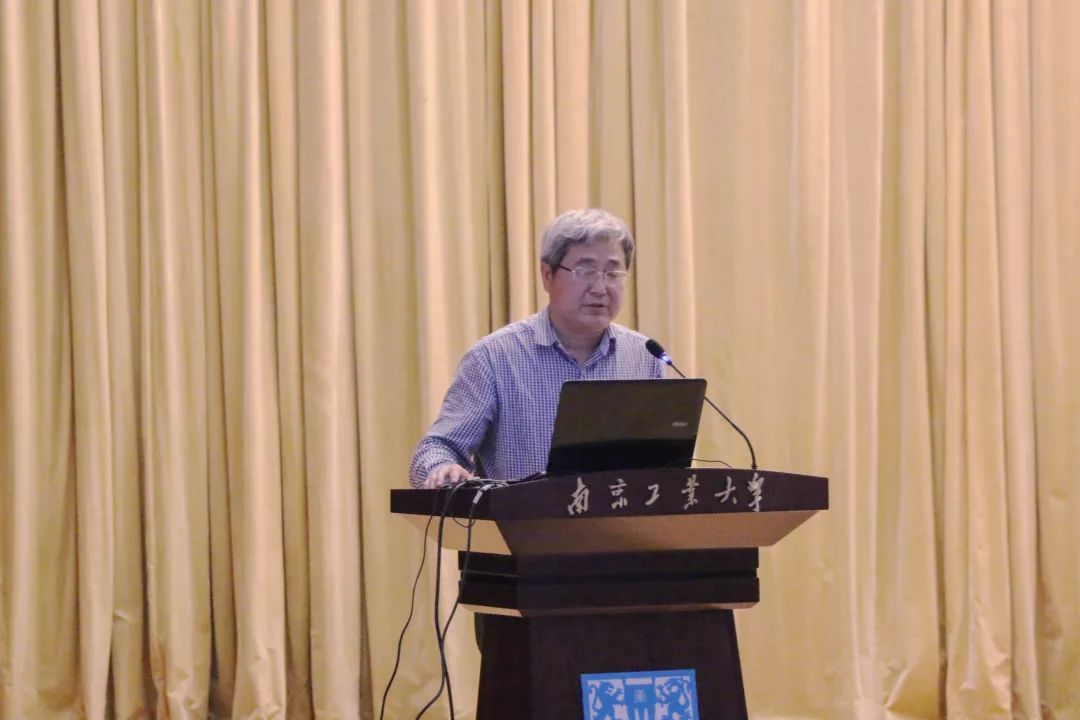 分别介绍建筑学,城乡规划和风景园林专业四,院长胡振宇老师介绍学院发