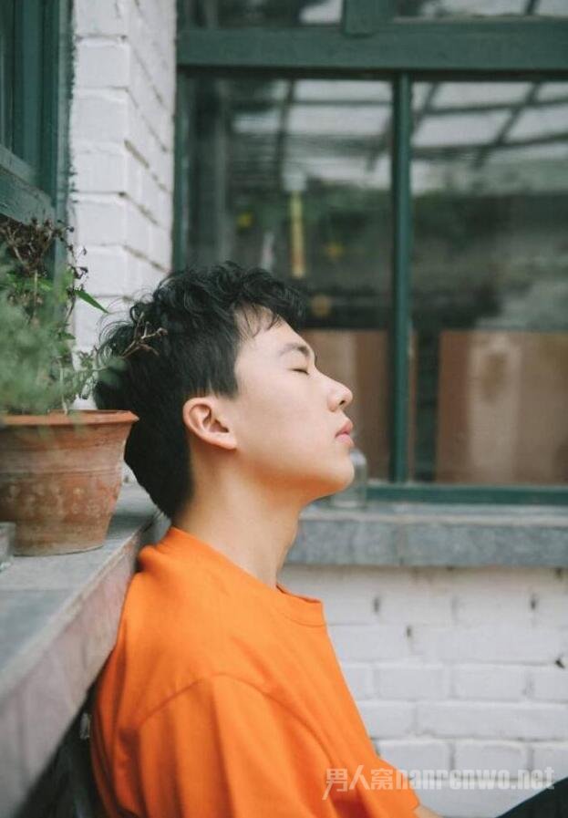 郭麒麟开超跑 网友:这才是富二代该有的样子!