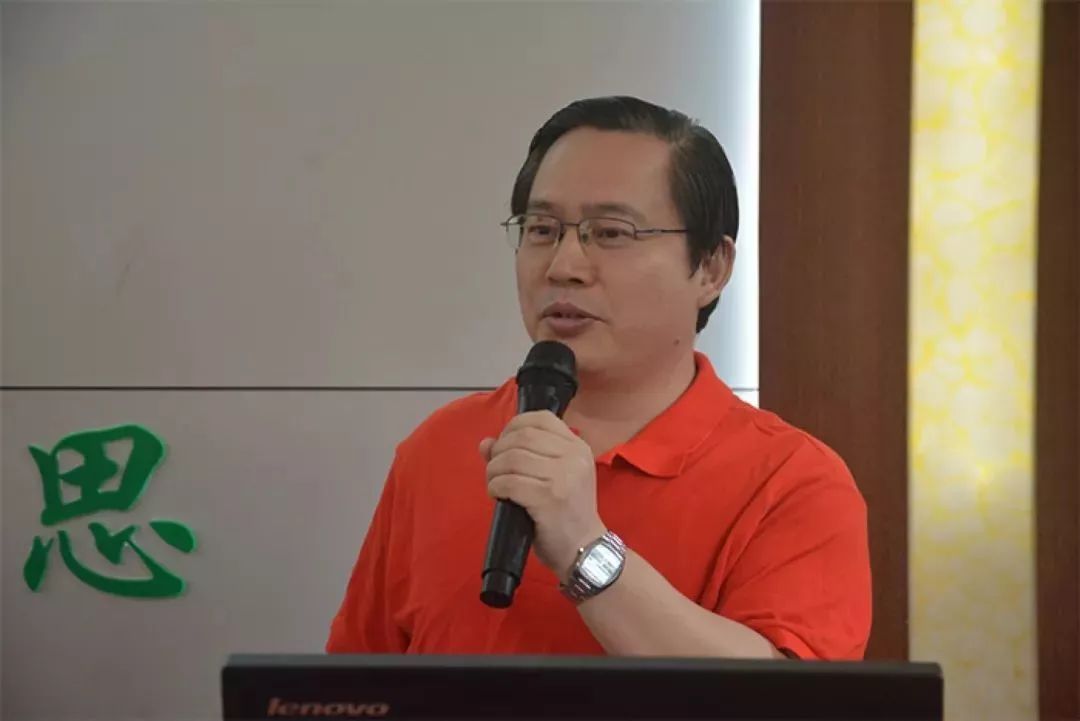 "珠江学者"特聘教授,全国优秀教师资源环境学院副院长,博士生导师