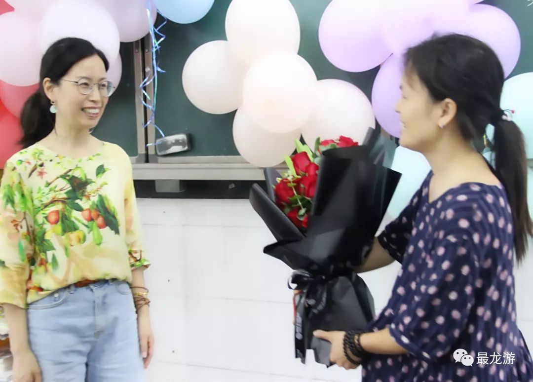 甘汁雨露照拂来鲜花朵朵向阳开西门小学三1剪影