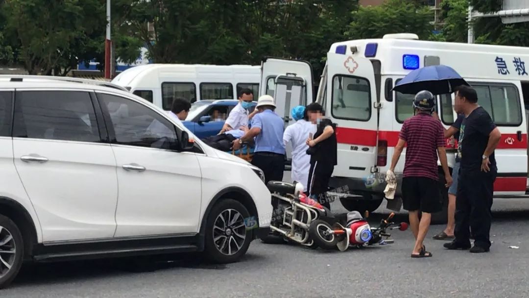 湛江城月车祸事故图片