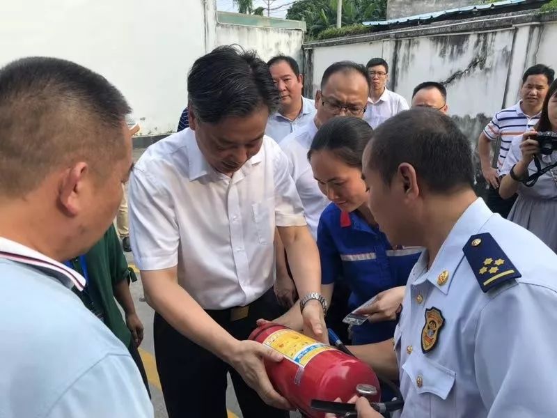 施东红到我县开展安全维稳工作综合督查