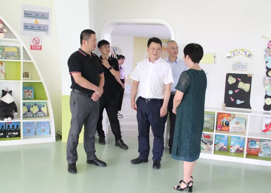 宁波市教育局终身教育与民办教育处处长陈鸿洋,慈溪市教育局局长王