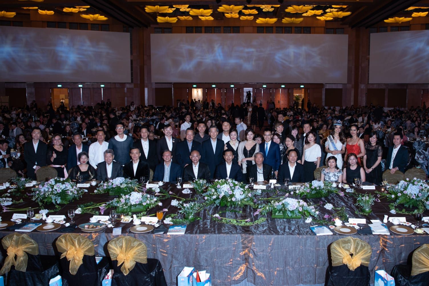 [韩昕余专访]慈善家陈贤进博士获颁特别贡献奖_晚宴