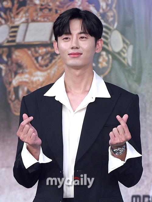 韩国艺人李知勋确定加盟kbs2tv新周三周四剧《99亿的女人》