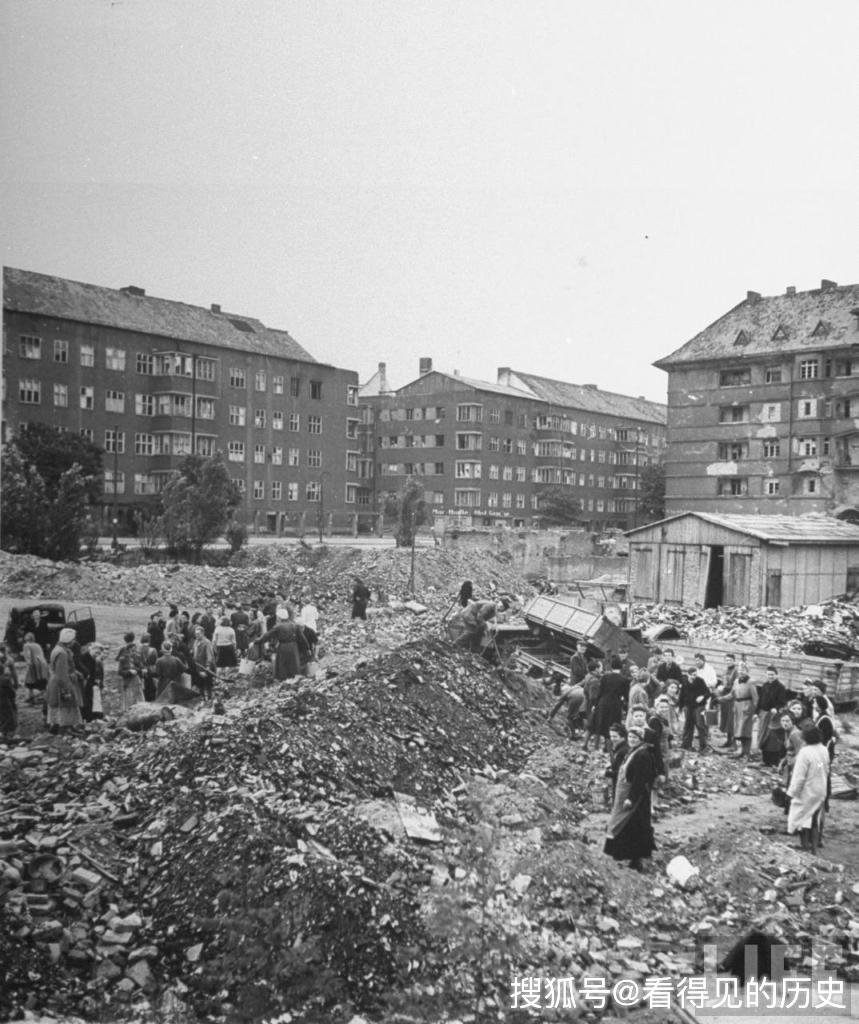 原创二战后的德国柏林城市成了一片废墟惨不忍睹