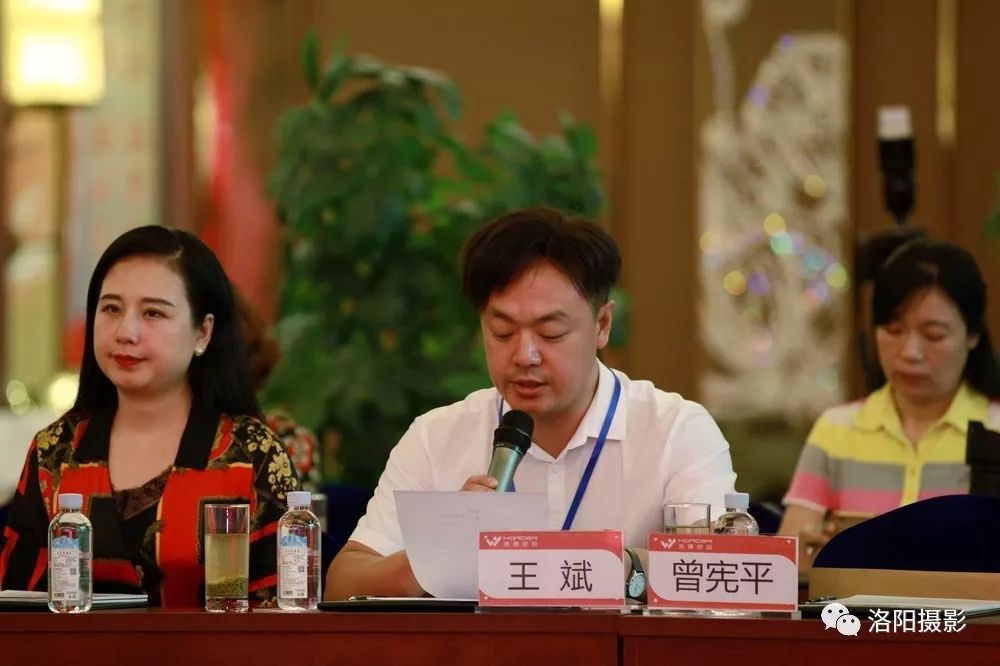 张建京,刘灿辉,陈花容,张焉如,王鸿斌等看到企业家倾情支持本次演出