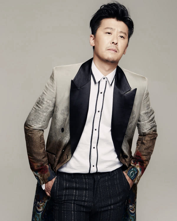 柳小海曝红黑美照,演绎霸气温存两面派