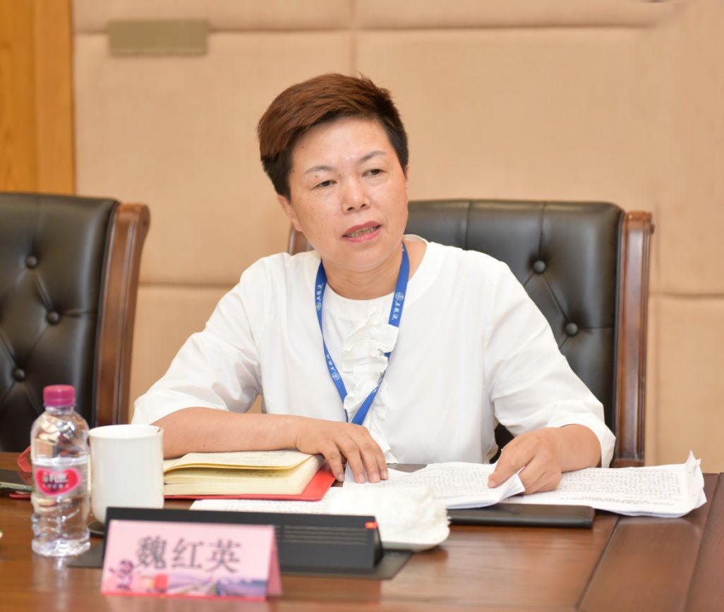 省人社厅胡斌厅长率队调研五粮液集团