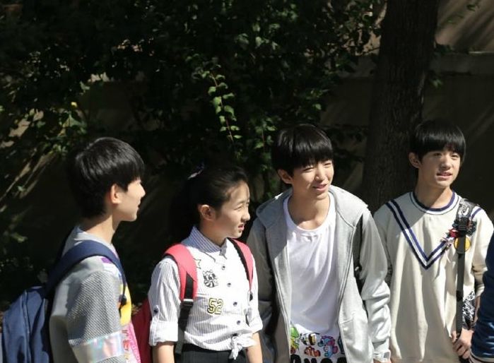 这是由黄磊,海清,张子枫主演的家庭都市情感剧,tfboys作为特别出演,戏