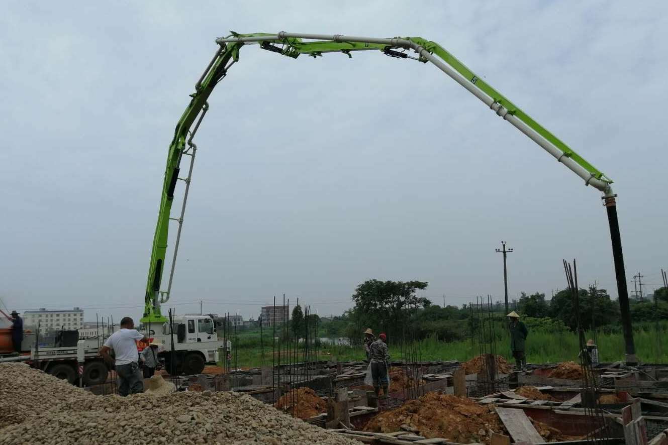 混凝土泵车,车载搅拌一体天泵