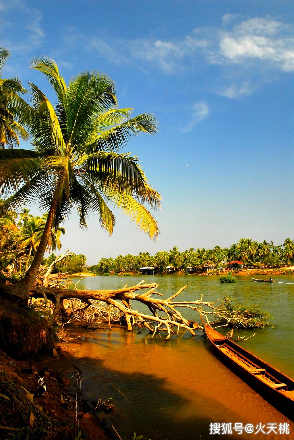 旅游在老挝巴色依旧保持着自然原始美景