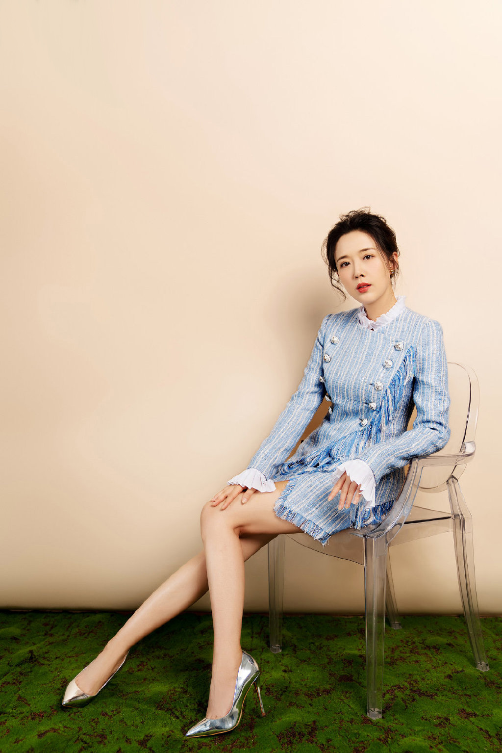 原创颜丹晨秋装画报,晨姐果然是有魅力,不过更多的还是知性