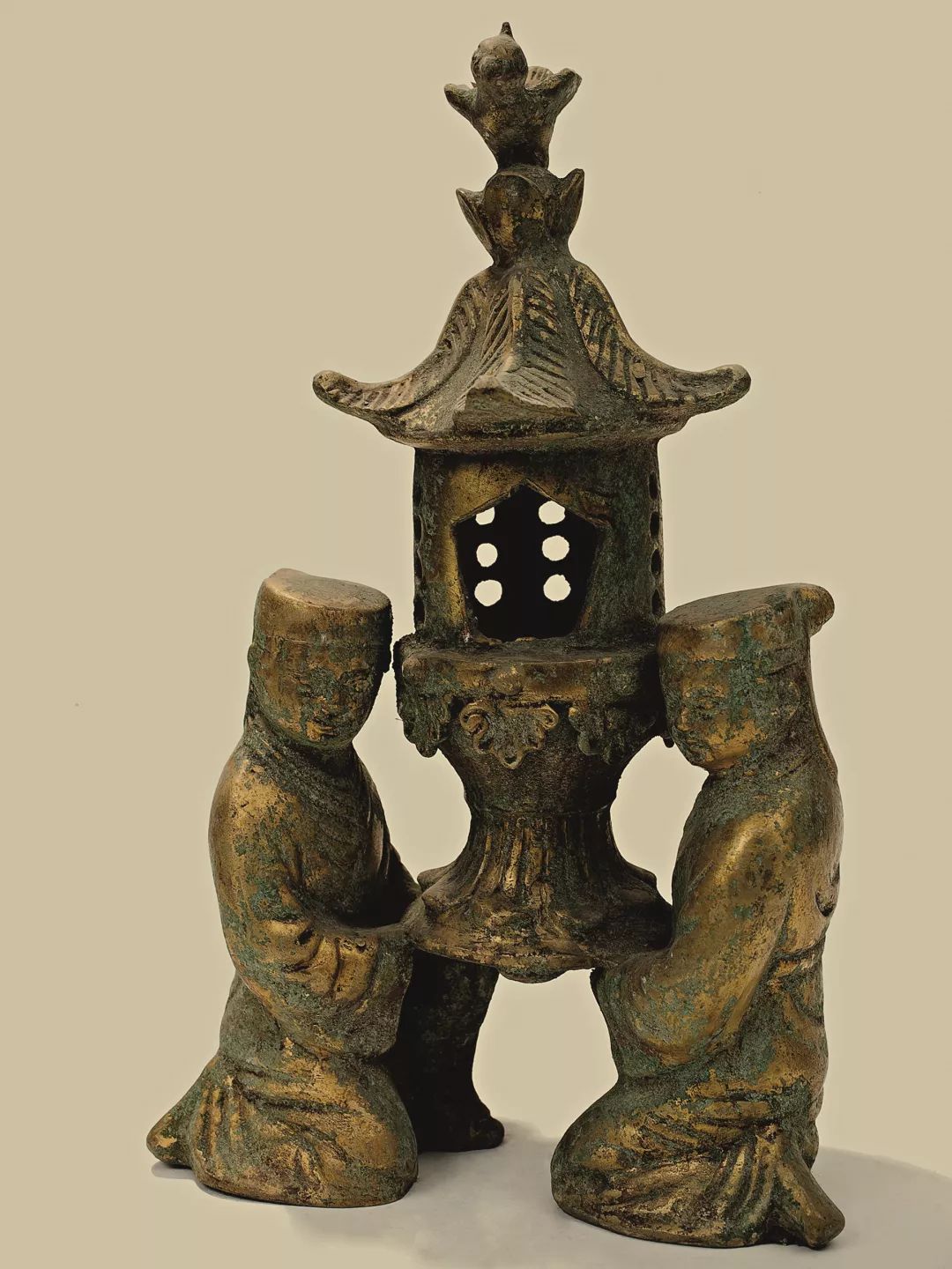 霍成伟古代墓葬灯具中的求仙事儿