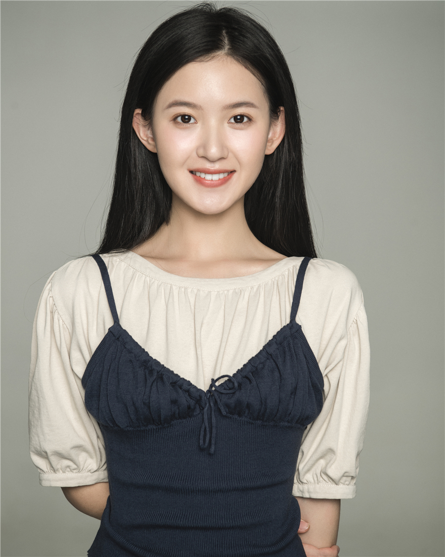 季美含新剧绿水青山带笑颜开机小镇千金执着追爱