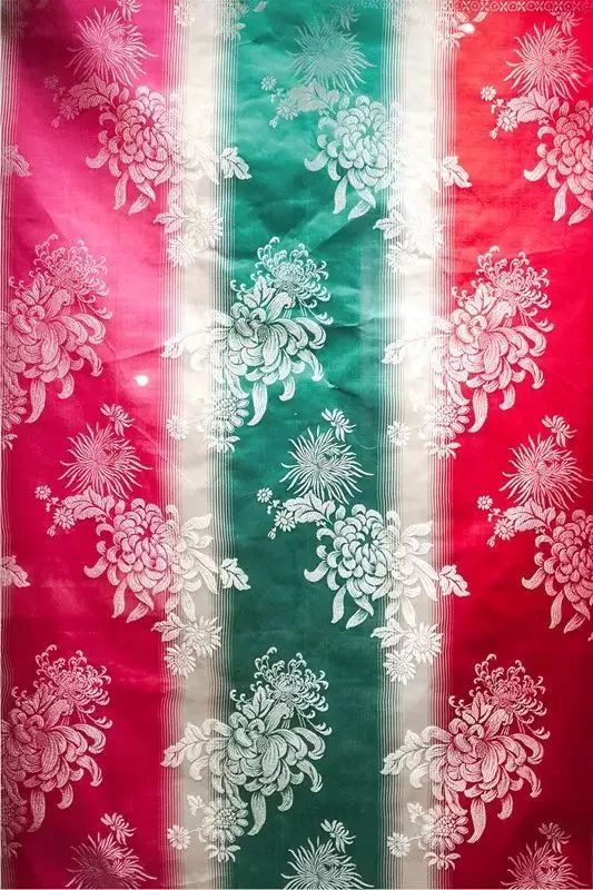 左:雨丝锦,右:月华锦其实很有代表性的就是"晚晴三绝":方方锦,月华锦