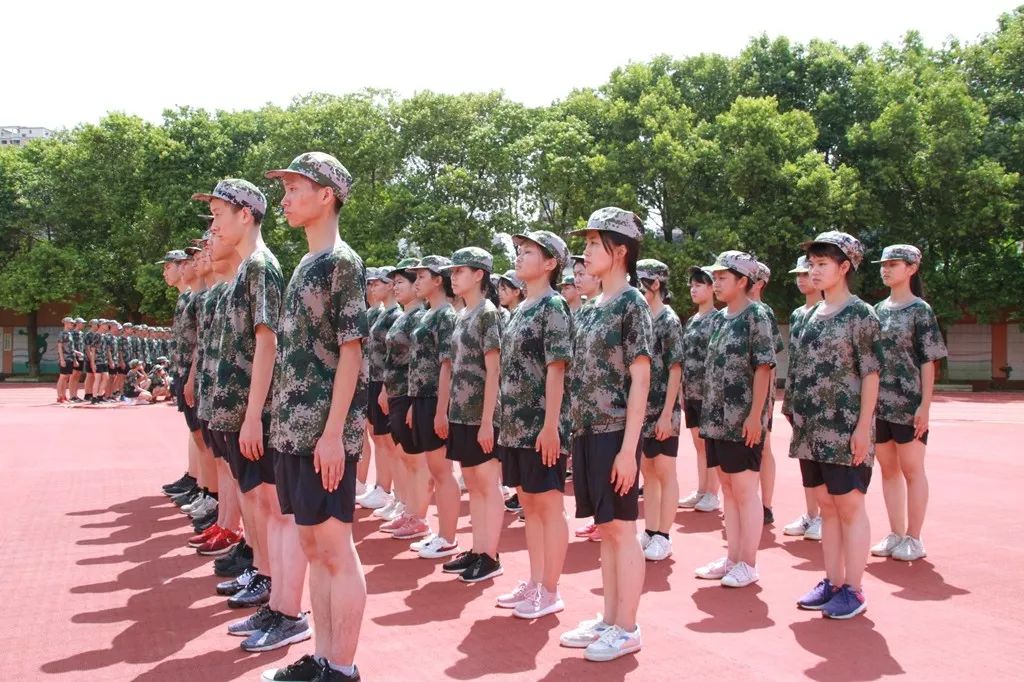 龙川一中拍到的视频,同学们真有型!