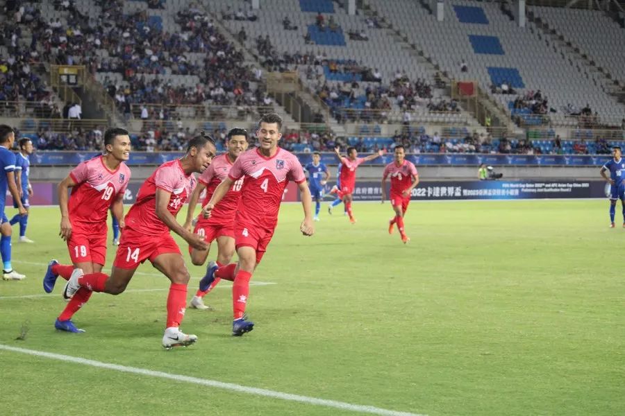 尼泊尔足球运动员安坚·比斯塔是此役的功臣.