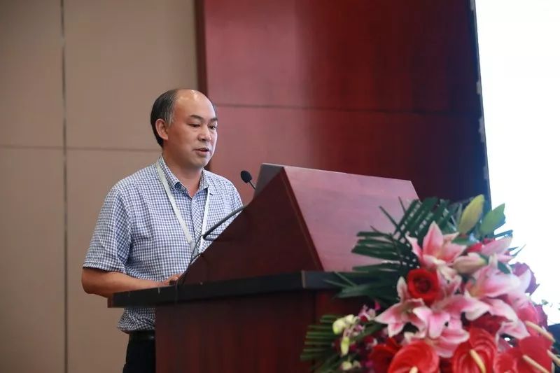 公路建设与养护技术,材料及装备交通运输行业研发中心教授刘洪海作