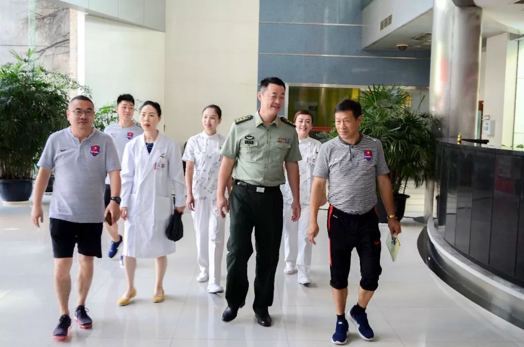 陸軍軍醫大學第一附屬醫院(西南醫院)健康管理科主任,微生物學博士