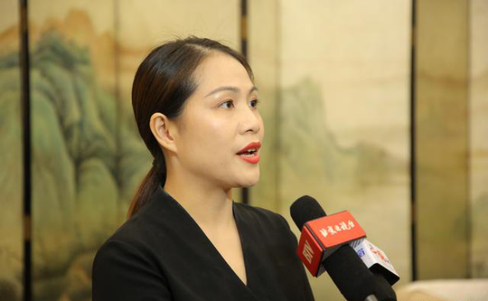 滴露品牌负责人胡蓉此次项目的宣传大使,著名演员张晓龙,北京电视台