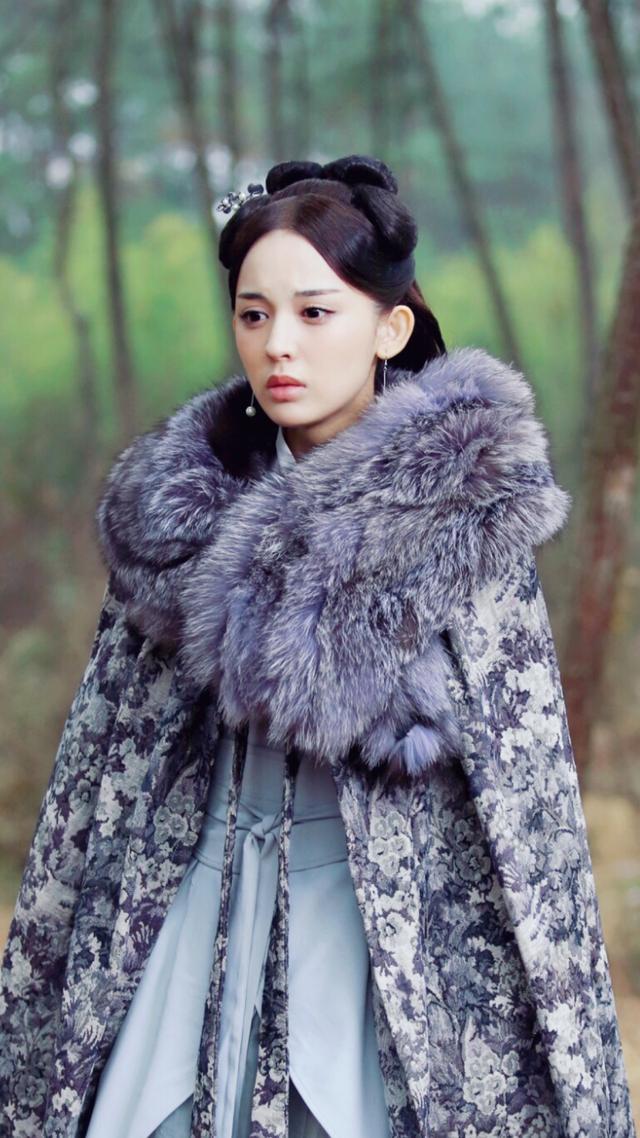 原创穿披风的古装美人娜扎典雅热巴娇俏她却独一无二美