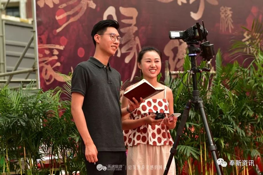 今天奉新湿地公园上演火热猕情看谁上镜多