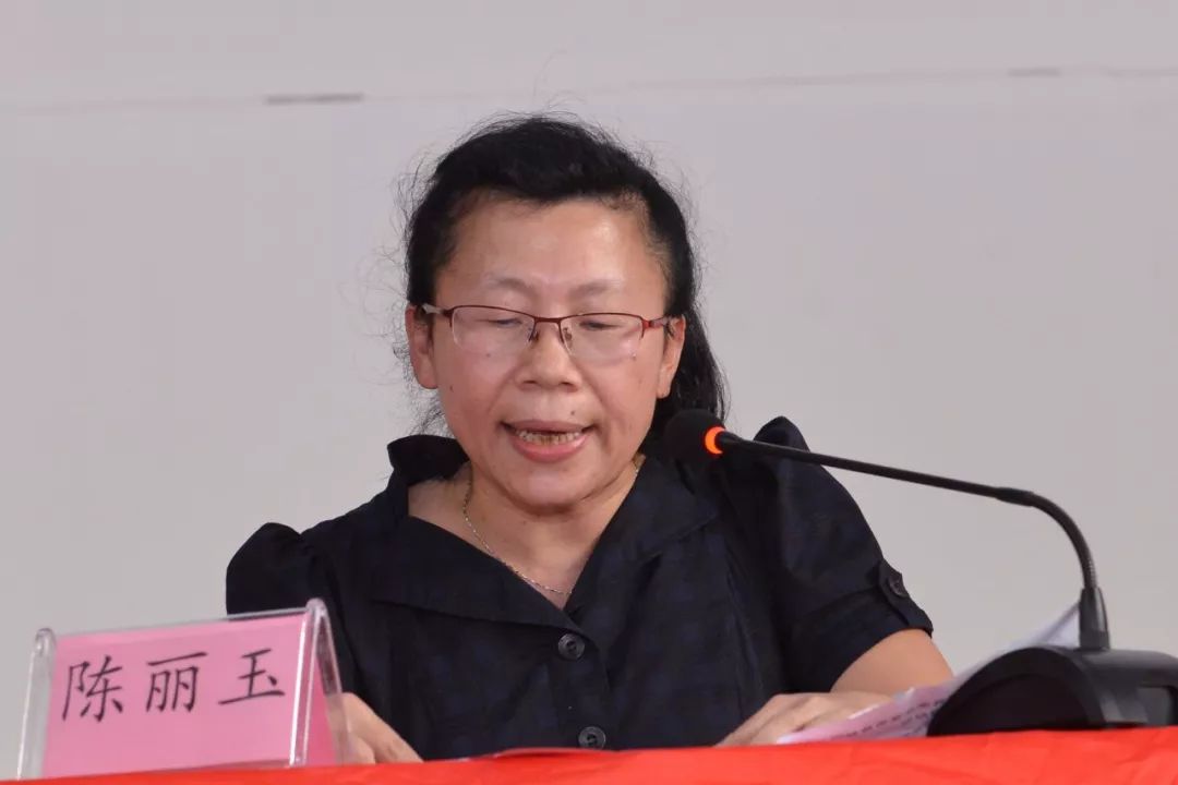 快讯普宁市育英中学举行2019年叶树林慈善基金奖教奖助学金发放