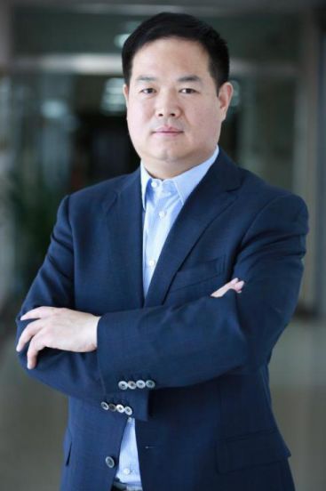 新鸽集团董事长李文平先生,连任河南省十一届,十二届,十三届人大代表