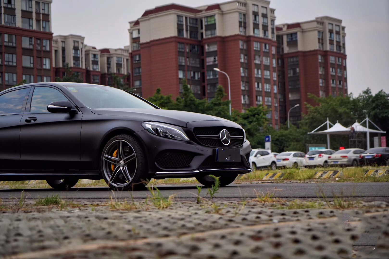 来一款奔驰c200l黑武士装你还对它的选择犹豫吗