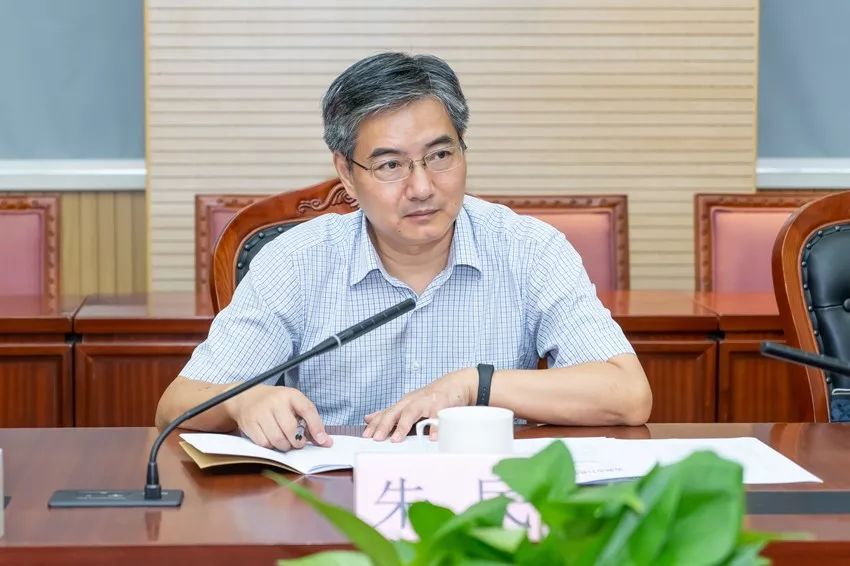 9月5日下午,市委副书记朱民一行赴我局调研工作,市委副秘书长祁立春