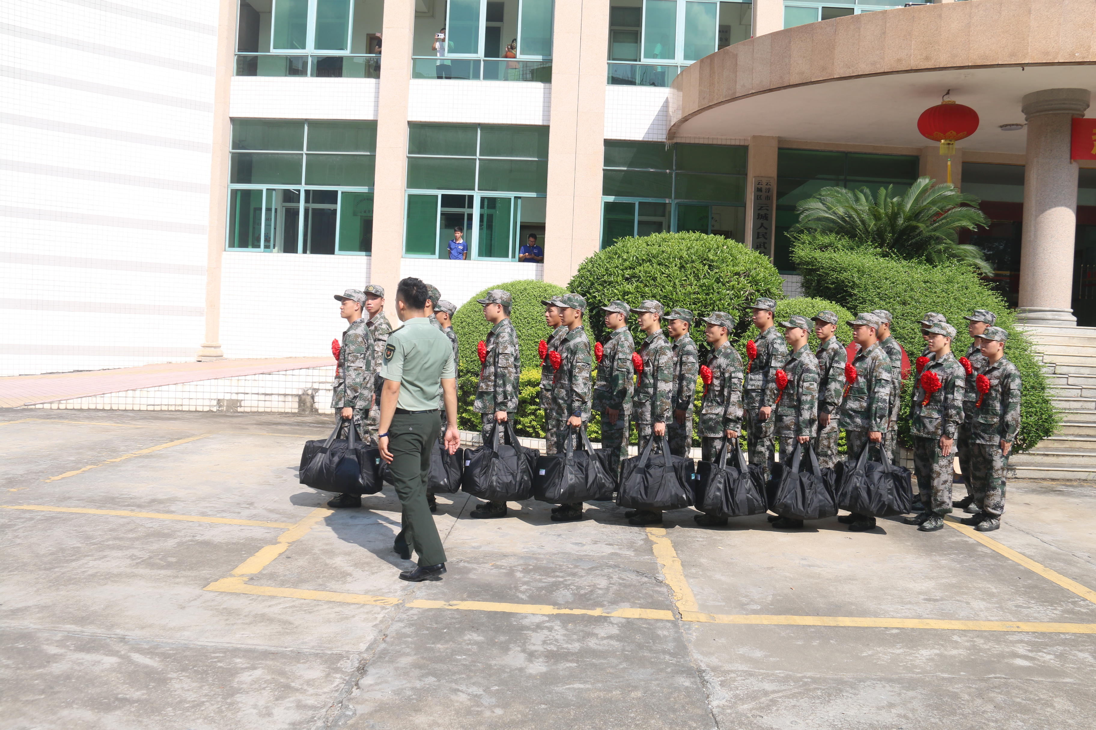 云城街举行2019年新兵入伍欢送仪式