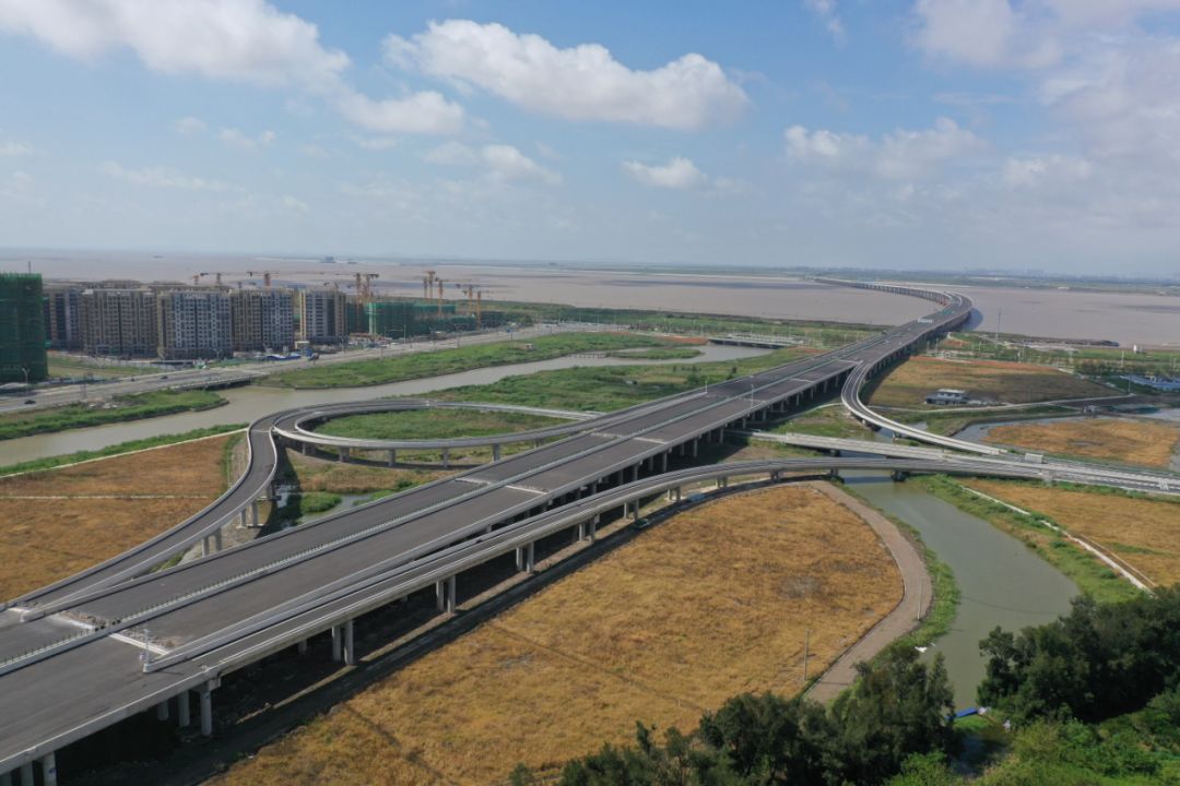 甬台温复线灵阁段姜玉龙为奋斗的青春砥砺前行