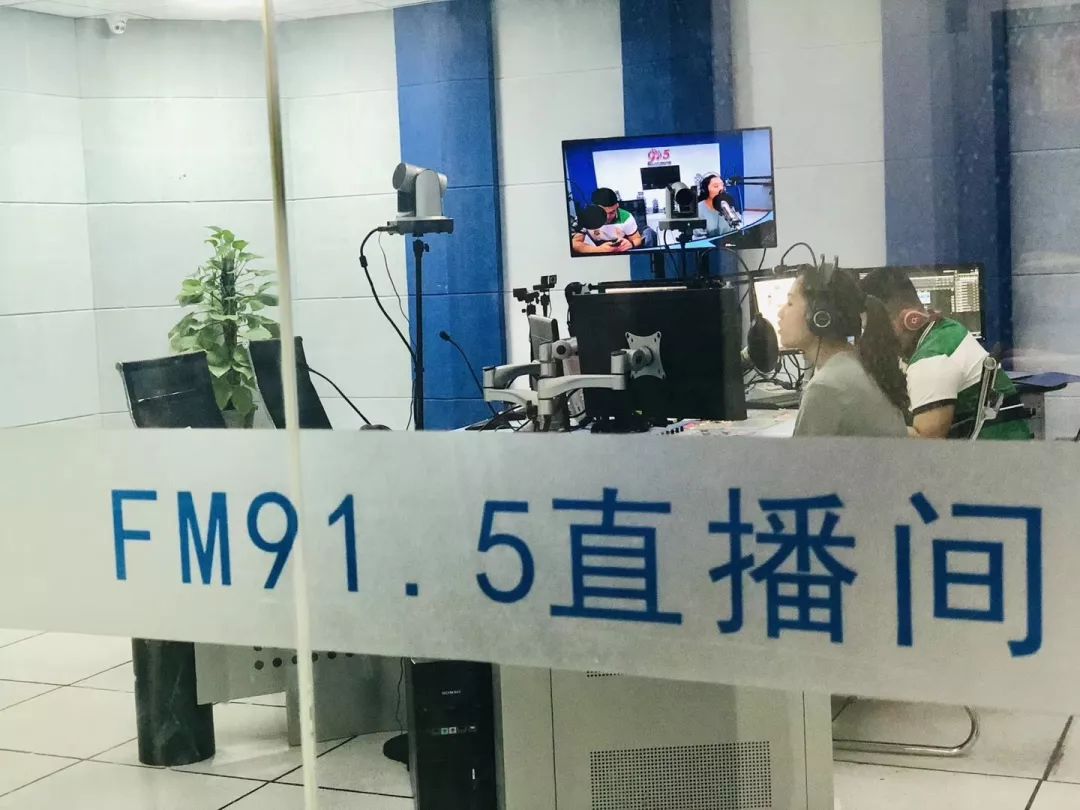 南充915电台捧回两项全国大奖他们是谁看这次全网直播首秀