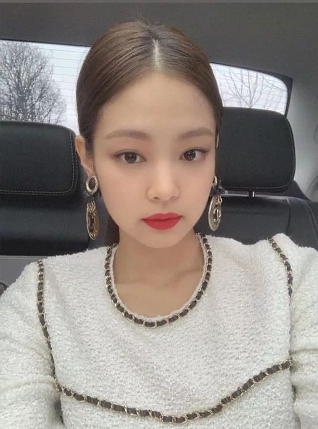 原創jennie是換頭了麼?出道前的私照曝光好像越南鄉村妹