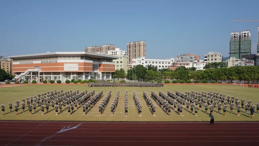 龙川县第一中学高中部图片