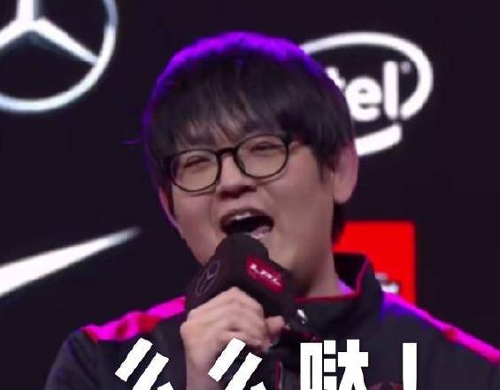 fpx金贡用3国语言和粉丝互动破例用英文说出亲生儿子的名字