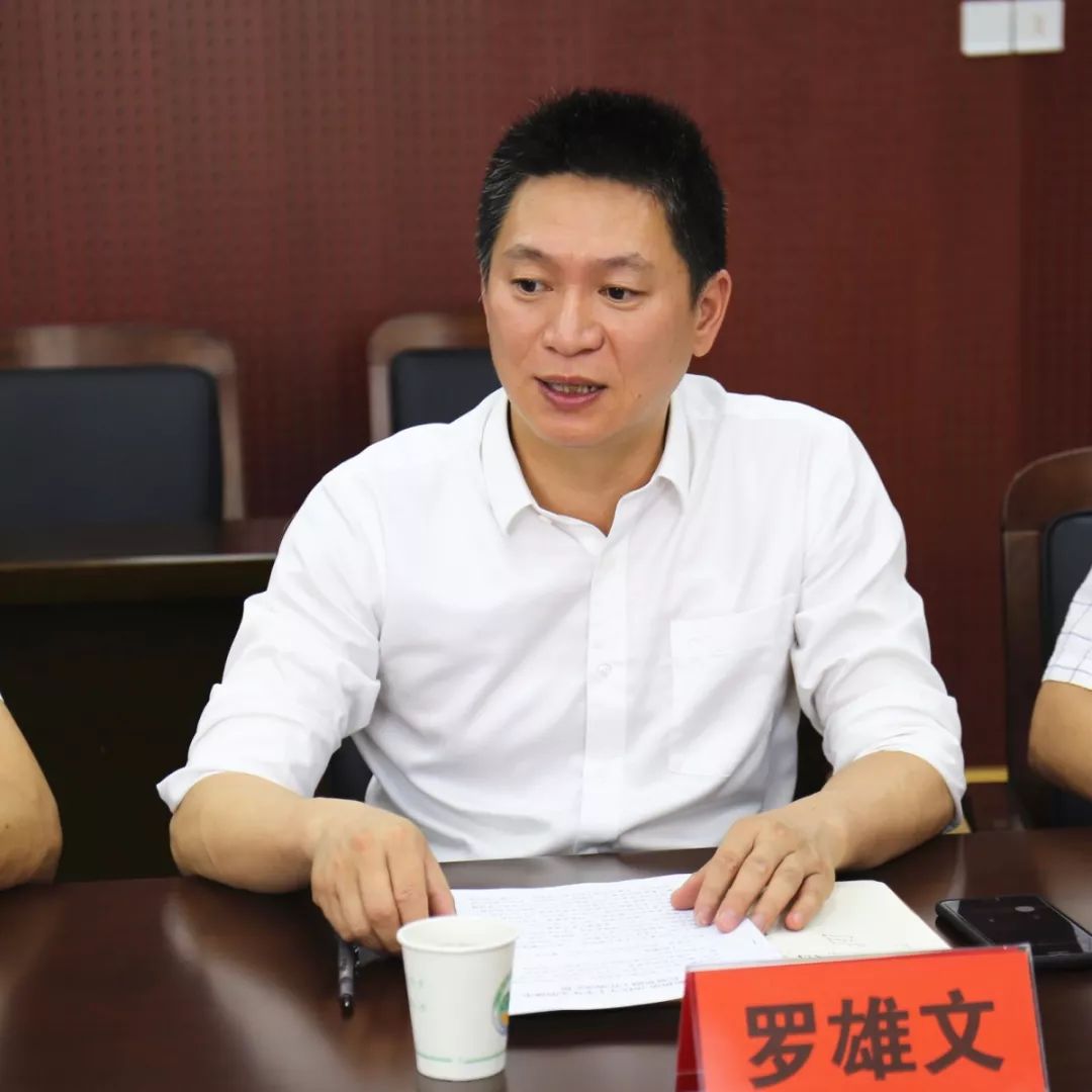 关注突出特色打造亮点以文明创建促城镇提升市人大常委会副主任周先苗